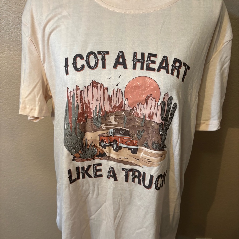 NEW Graphic Tee XL Cream Desert Scene Heart Like a Truck Country Western Lightwt - Picture 3 of 13